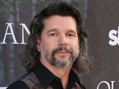Ronald D. Moore Shares His 'Outlander' Strategy - News Video