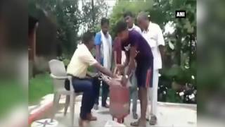 Illegal traders smuggle 145 pouches of liquor in gas cylinder, Nawada, Bihar