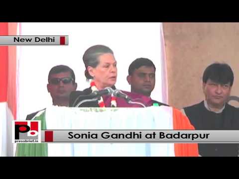 Delhi polls - Sonia Gandhi takes on Modi, Kejriwal at Congress election rally