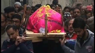 हिंदू महिला के अंतिम संस्कार के लिए आगे आए मुस्लिम परिवार