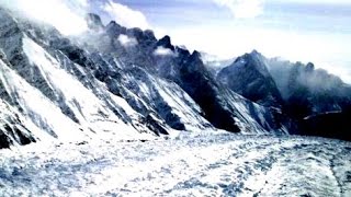 Soldier goes missing in Siachen avalanche, Army launches search operation News Video