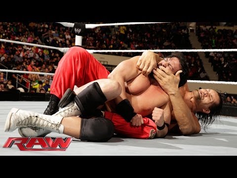 The Great Khali vs. Damien Sandow - WWE App Vote Match: Raw, Dec. 30, 2013 - WWE Wrestling Video