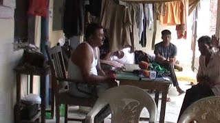 दारोगा की दबंगई, नशे में ग्रामीणों को पीटा