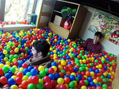 College Student Turns Dorm Room Into Ball Pit News Video