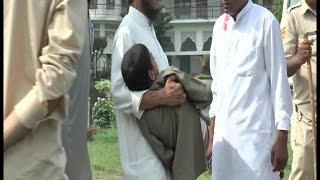 ईद की नमाज अता करने को खूनी झड़प, पत्थर भी चले News Video