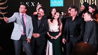 IIFA 2017 Selfie Moment With Salman Khan, Katrina & Alia