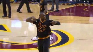 LeBron James Throws Down the Alley-Oop!