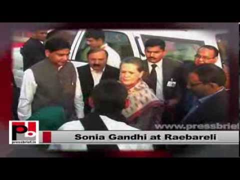 Sonia Gandhi visits Raebareli, listening to the people's issues