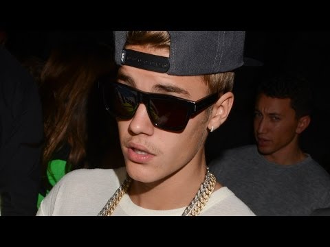 Bieber's Record Label Boss Wants Him to Have an Intervention