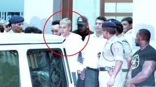 Justin Bieber ARRIVES In India, Mumbai Airport FOOTAGE | Crowd Goes Crazy | Purpose Tour India 2017