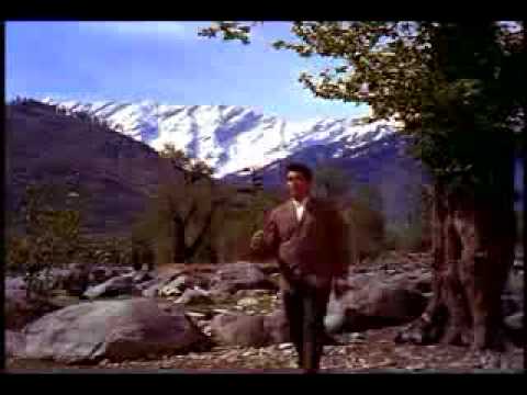 CHAND SI MEHBOOBA  - MUKESH (1965) - Superhit Old Song