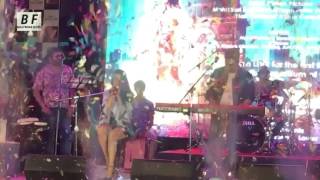 Shraddha Kapoor Singing Live - Phir Bhi Tumko Chahungi Female Version- Half Girlfriend Concert