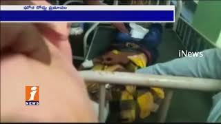 Road accident In Komaram Bheem | Lorry Hit s Auto | 5 Dead And 3 Injured | iNews
