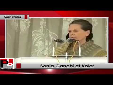 Sonia Gandhi addresses an election rally in Kolar (Karnataka)