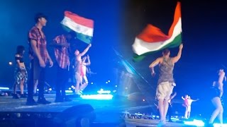 Justin Bieber Performing SORRY With The Indian Flag - Purpose India Tour - Watch Video