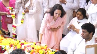 Bollywood Celebs At Composer Ravindra Jainâ€™s Funeral