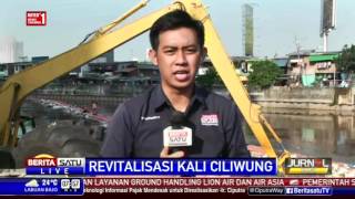 Pemprov DKI Jakarta Bersihkan Kali Ciliwung Kawasan Jembatan Besi
