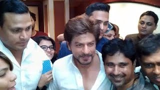 Shahrukh Khan's EID Celebration 2017 With Media At Taj Lands End