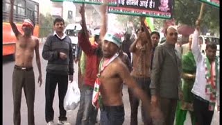 दिल्ली - नोटबंदी के खिलाफ कांग्रेस कार्यकर्ताओं का विशाल प्रदर्शन