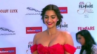 Bollywood Actress Sonam Kapoor Oops Moment