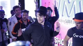 Tiger Shroff's Amazing Dance At The Morning Fitness Party