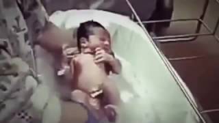 Kareena Kapoor Babies Video Leaked From Hospital