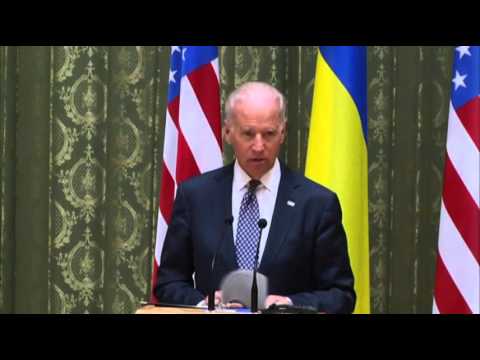 Biden Brings Message of Unity to Ukraine News Video