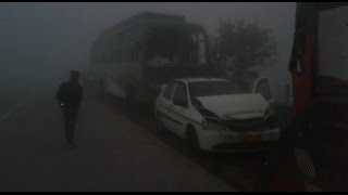 यमुना एक्सप्रेस-वे पर 12 गाड़ियां आपस में टकराई, 2 की मौत