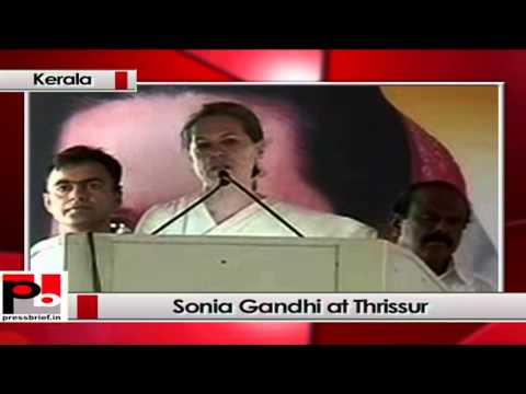 Sonia Gandhi addresses Congress election rally in Thrissur, Kerala