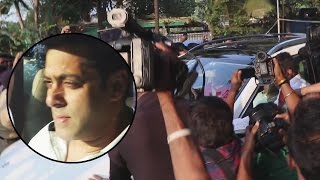 CROWD Cheers For Salman Khan Outside Galaxy Apartment | Acquittal In Arms Act Case