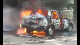 करनाल में कुछ ही मिनटों में जलकर खाक हुई एक कारः देखें LIVE