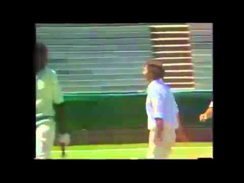 Denis Lillee Bounces OUT JOEL GARNER in World Series Cricket 1977 - Cricket Classic Video