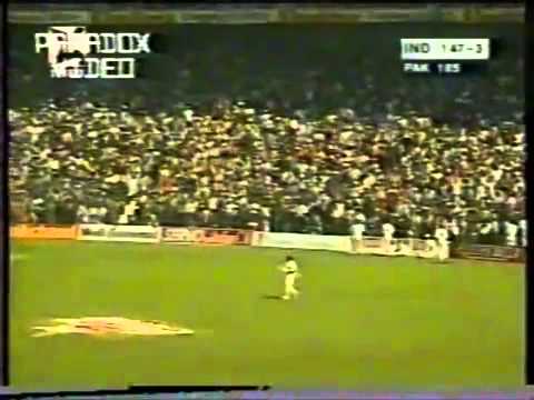 2 best balls ever bowled by Shoaib Akhtar - Cricket Classic Video