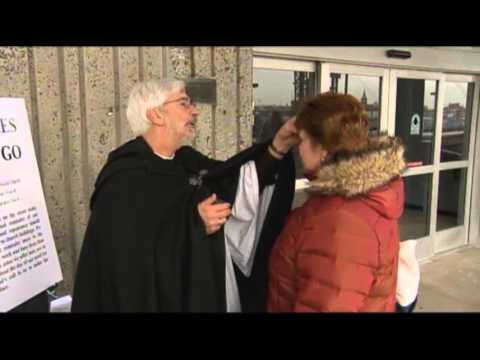 Pastors Offer Ashes-to-go to Busy Commuters News Video
