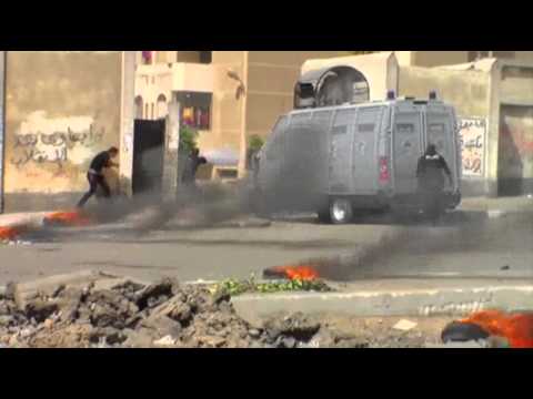 Raw- Violent Clashes Erupt in Cairo News Video