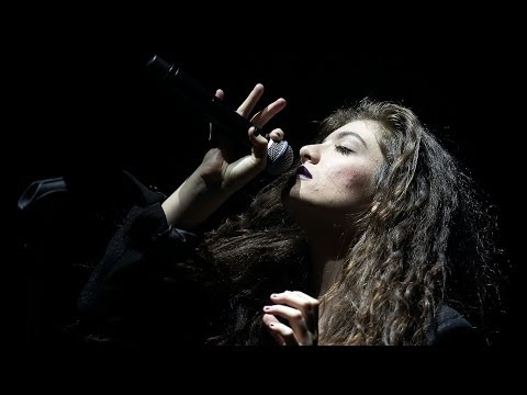 Lorde's New Photoshop Fail